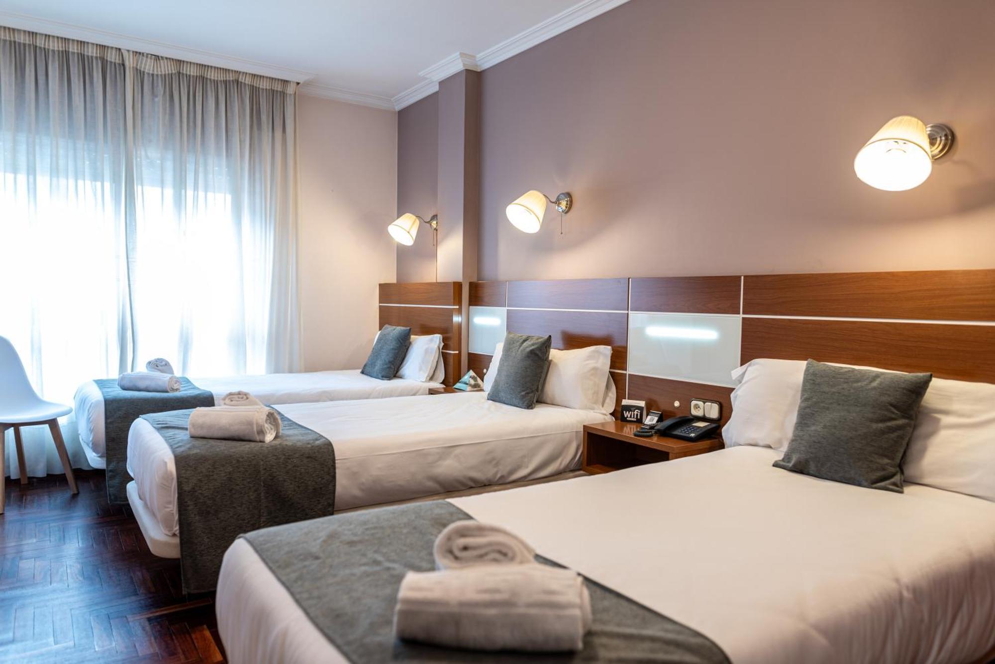 Hotel Alda Centro Pontevedra Bagian luar foto