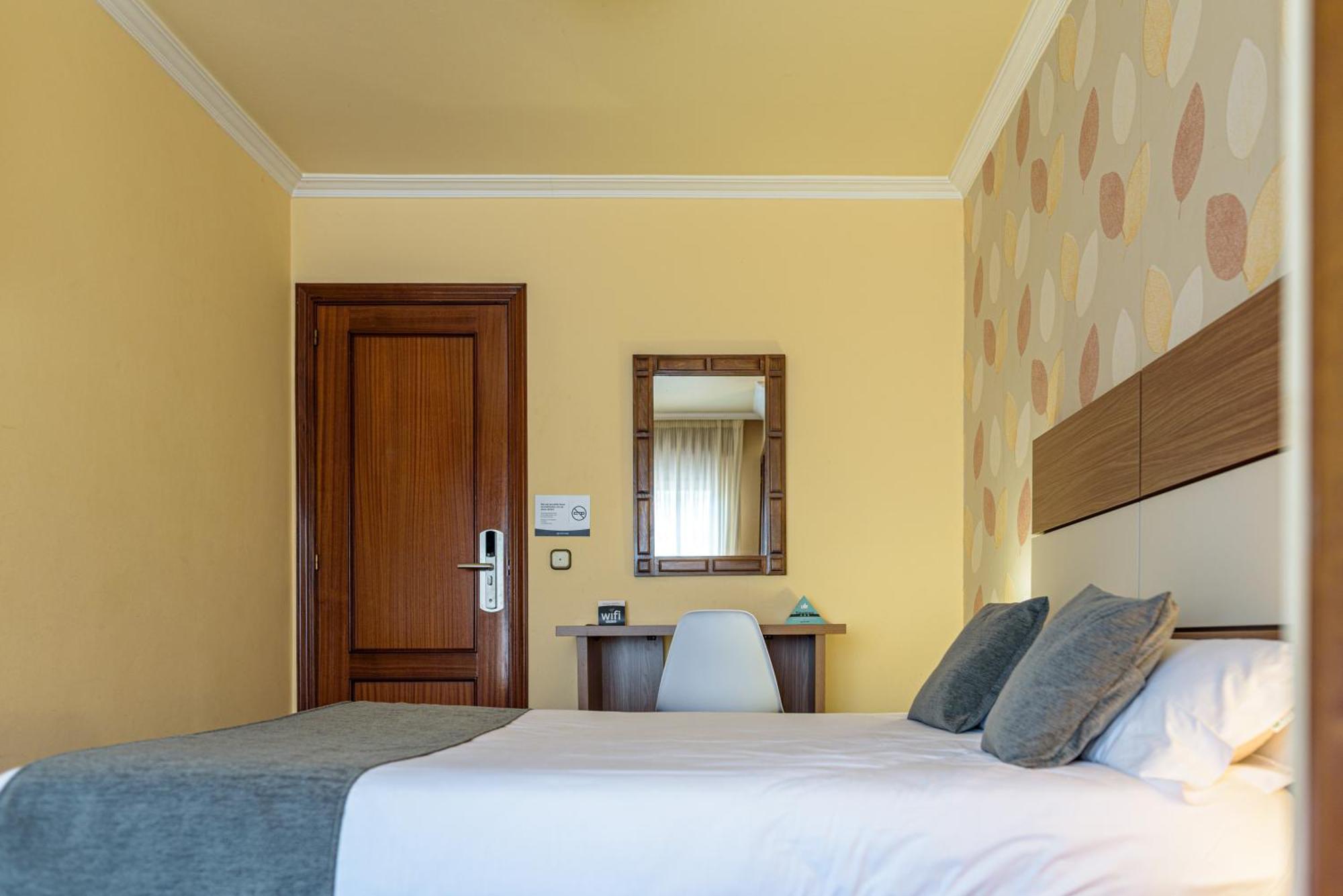 Hotel Alda Centro Pontevedra Bagian luar foto