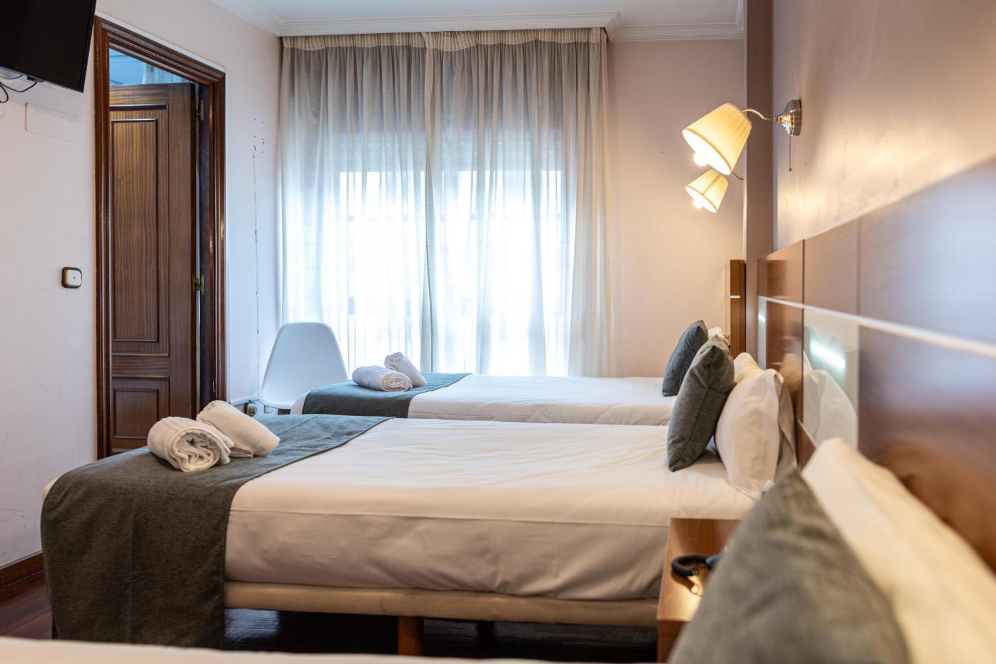 Hotel Alda Centro Pontevedra Bagian luar foto