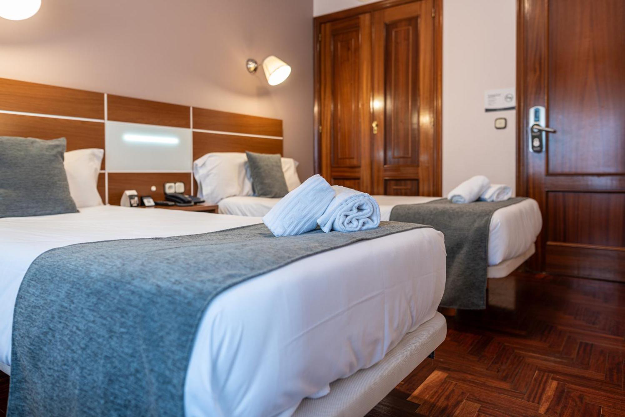 Hotel Alda Centro Pontevedra Bagian luar foto