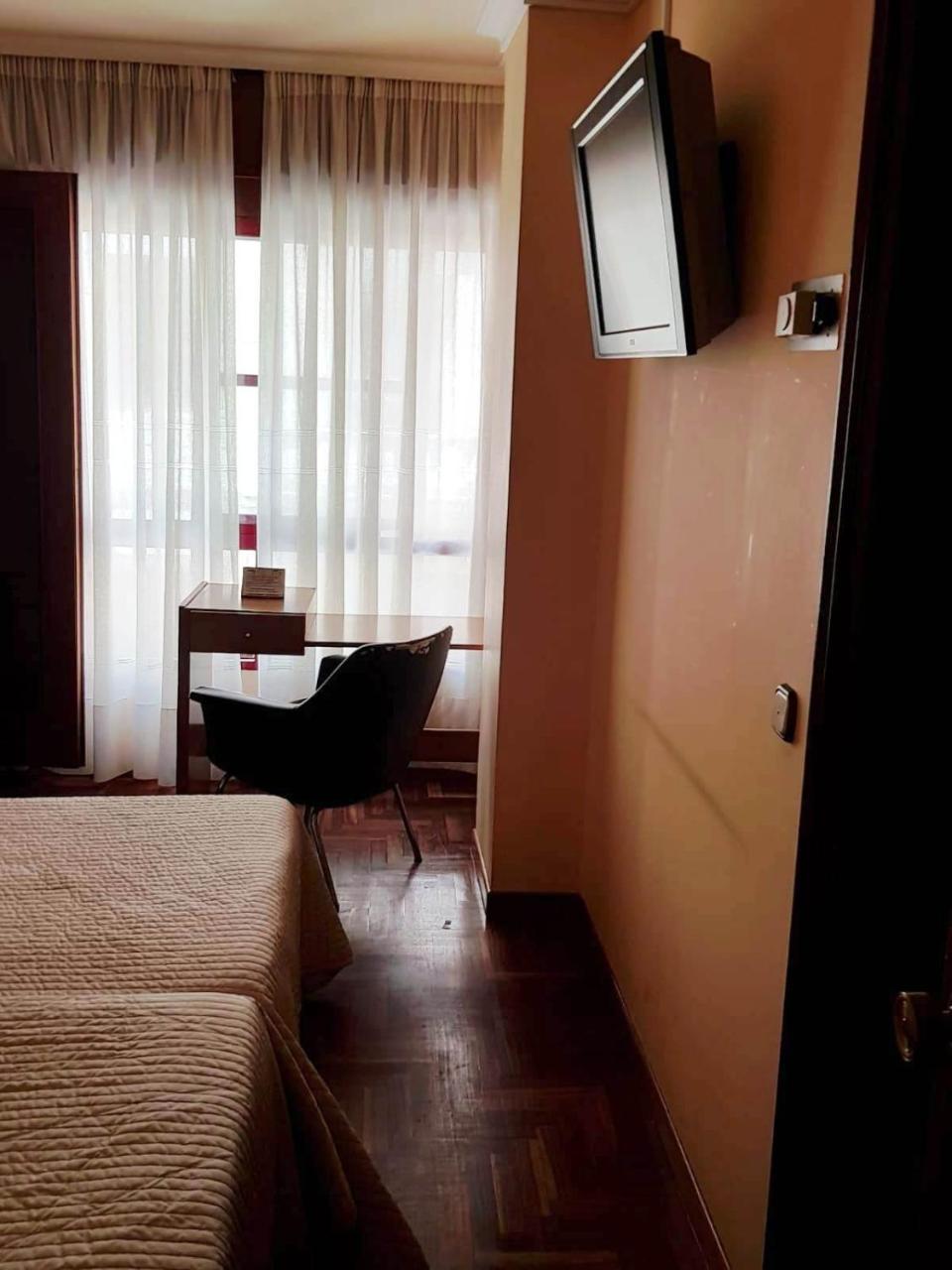Hotel Alda Centro Pontevedra Bagian luar foto